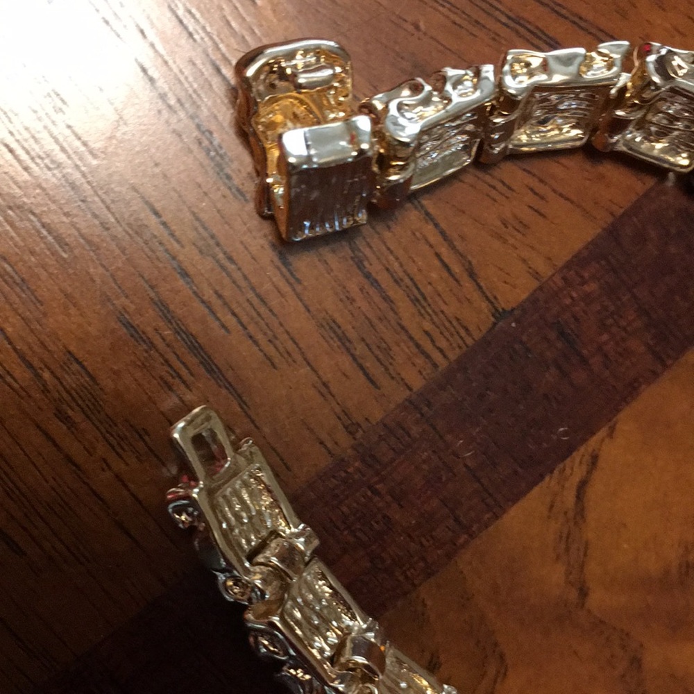 Ladies bracelet. - Picture 2 of 2